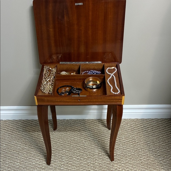Vintage Italian Music Jewelry Table w Inlaid Marquetry; Swiss Music-'Love Story' - Picture 8 of 16